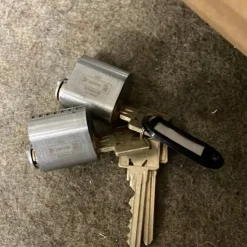 Best 2 cylindrar med 4 nycklar Låse & Alarmer