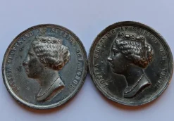 Tradera 2 Medaljer. Drottning Lovisas död den 30 mars 1871 av Lea Ahlborn. Ut 1:-| Andre Mønter & Sedler