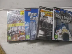 Tradera 4 ST PC SPEL CD-ROM OÖPPNAT MED PLAST KVAR> Computerspil