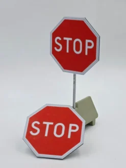 Tradera 2 st Stop-skyltar, skala 1/14| Skalamodeller