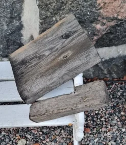 Tradera 2 Stycken SvartEk från Östersjön| Hobbymaterialer