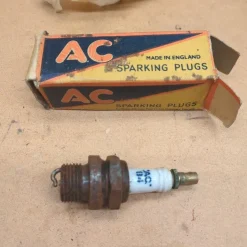 Tradera AC 84 18mm tändstift i originalförpackning| Motorcykler & Dele