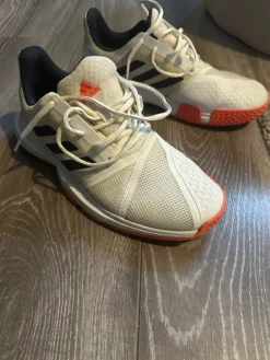 Tradera Adidas courtjam bounce, Storlek 41 1/3> Padel