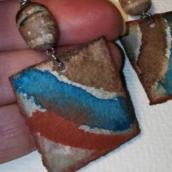 Tradera Annorlunda örhängen med abstrakta akvareller.> Øreringe