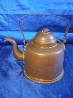 New Antik charmig kaffekanna i koppar på 1 liter. Från Peltiteos Oy Helsinki. OPA Kobbergenstande