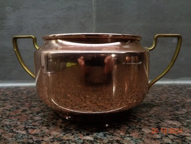 Fashion ANTIK KOPPAR BYTTA MED HANDTAG Kobbergenstande