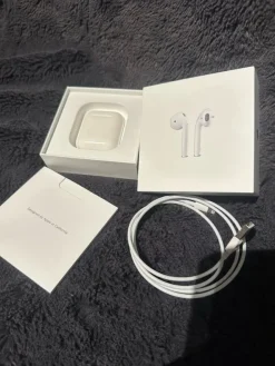 Tradera Apple Airpods Laddnigsetui A1602 (Nyskick)> Mobiltilbehør