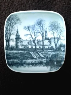 Shop B&G Copenhagen blue porcelain saucer. Kronborg castle 1702/5708 Keramik & Porcelæn, Udenlandsk
