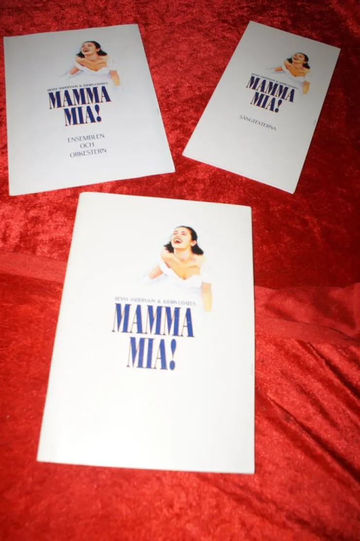 Tradera BJÖRN OCH BENNY MAMMA MIA MUSIKALEN ENSEMBLEN ORKESTER SÅNGER TEXTER MKT FINA| Musiktidsskrifter & Litteratur