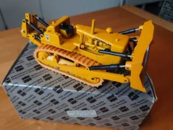 Tradera Caterpillar bandtraktor, Conrad 1:50| Skalamodeller