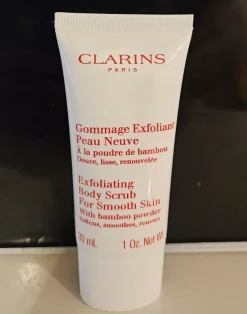 Tradera CLARINS EXFOLIATING BODY SCRUB 30 ML - NY/OANVÄND/OÖPPNAD!> Hudpleje