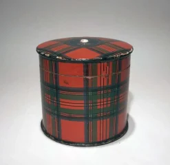 Clearance EN FIN ANTIK TRÅDBURK I TRÄ MED SKOTSKTRUTIGT  Kuriosa