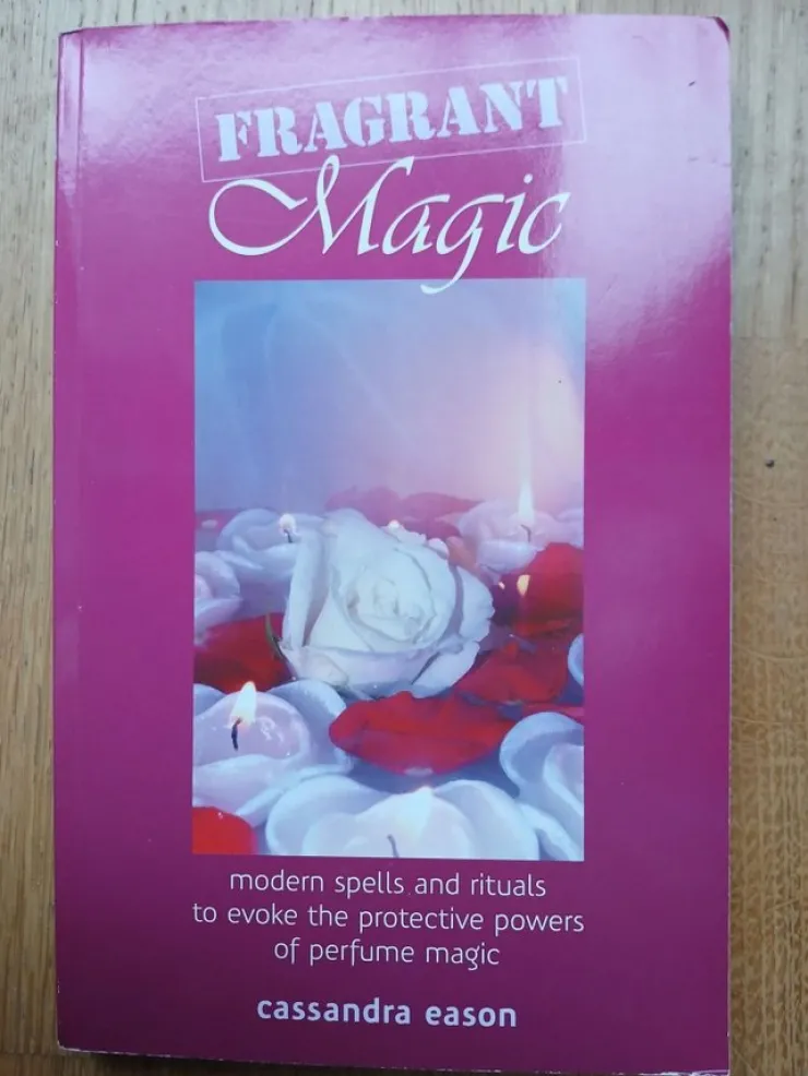 Tradera Fragrant Magic: Modern Spells and Rituals to Evoke the Protective Powers of| New Age
