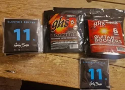 Tradera GHS Boomers 11-50 8st set. Harley Benton Value strings 10st set 11-52..| Musikinstrumenter