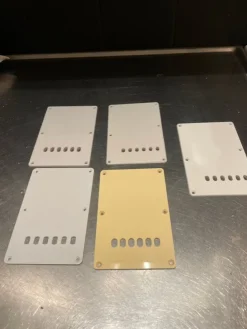 Tradera Gitarr bakplåtar plektrumplatta stratocaster| Musikinstrumenter