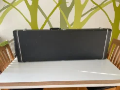 Tradera Gitarrfodral med nyckel| Musikinstrumenter