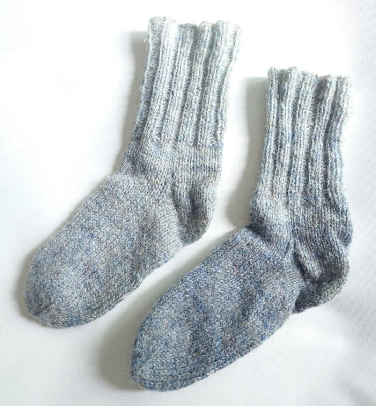 Tradera Handstickade raggsockar/yllesockar strl. 22 (innermått 150 mm)| Baby, Børn & Leg