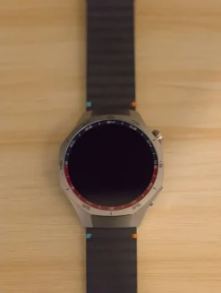 Tradera Huawei Watch GT 5 Pro Titanium, inkl. band och trådlös laddare> Smartwatches