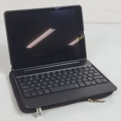 Tradera Ipad med tangentbord - iOS11 - Model A1566 - Apple - Surfplatta> Tablets