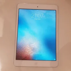 Tradera iPad Mini Wi-Fi, 16GB A1432 1:generationen+skal . Bud från 1kr> Tablets