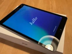 Tradera iPad 8th generation Wi-Fi 32GB> Tablets