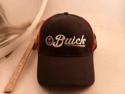 Sale Keps buick svart med vit text och eld flames Hovedbeklædning