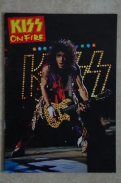 Tradera KISS on fire| Musiktidsskrifter & Litteratur