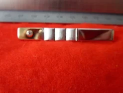 Tradera Äkta förgylld silver vintage 835 S slipsnål slipshållare med liten sten diamant> Slipsenåle