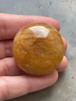 Tradera Äkta Golden Healer Ädelsten Samlarobjekt, Dekorativ, Handsten, Palmstone 58 g> Ædelsten