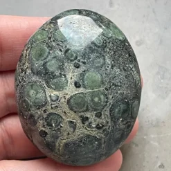 Tradera Äkta Kambaba Ädelsten Samlarobjekt, Dekorativ, Handsten, Palmstone ca 87 g> Ædelsten