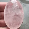 Tradera Äkta Rosenkvarts Ädelsten Samlarobjekt, Dekorativ, Handsten, Palmstone ca 73 g> Ædelsten