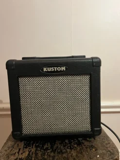 Tradera Kustom KGA10 10-watts gitarrförstärkare| Studie- & Sceneudstyr