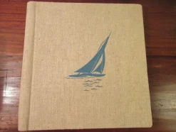 Tradera ÄLDRE ALBUM FÖR KORT/FOTON, PÄRM LINNE MED SEGELBÅT, GÄSTBOK| Fotoalbum