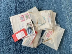 Tradera Litet parti diverse blandade utländska frimärken| Flere Lande