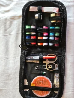 Discount Litet sömnadsset i resestorlek Alt På Billedet