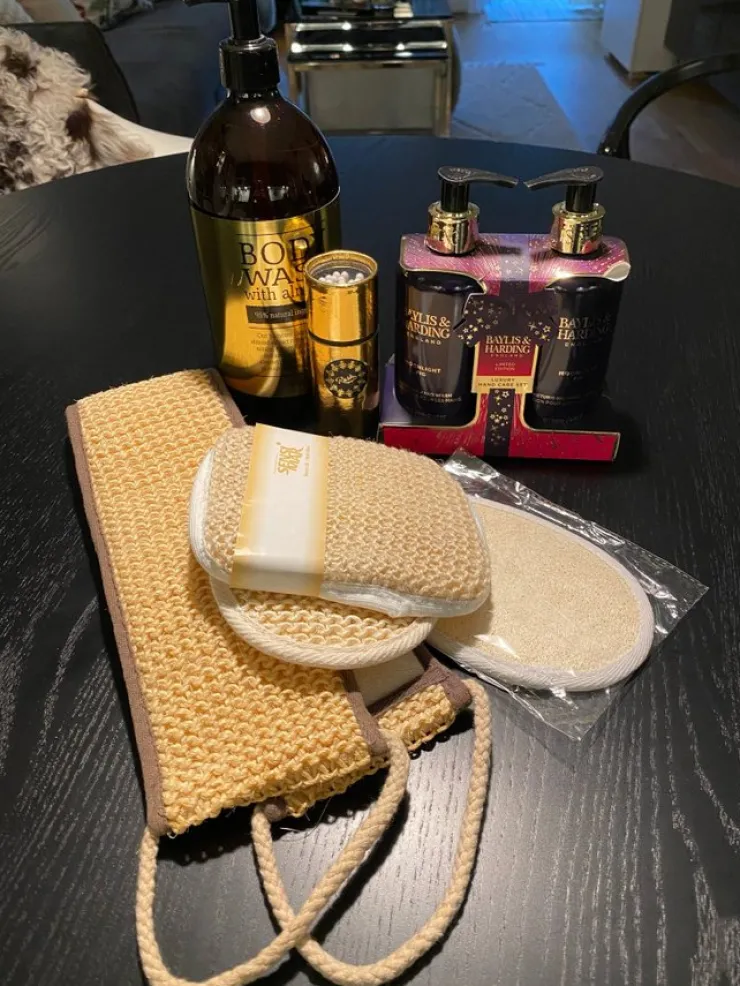 Tradera Lyxigt spa kit från bla. Baylis & Harding> Hudpleje