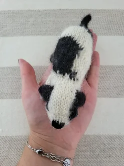 Tradera Mindre stickad hund| Baby, Børn & Leg