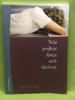 Flash Sale När pojkar läser och skriver / Molloy, Gunilla Encyklopædier & Leksikon