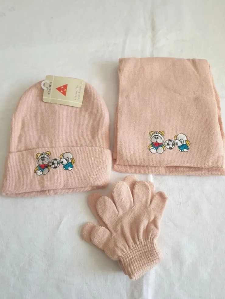 Fashion NY BABY SET MÖSSA, SJAL OCH VANTAR STORLEK FRÅN 0-3 ÅR Sjaler & Halstørklæder