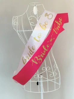 Outlet Nya! Ordensband möhippa, 1 + 6 st vita & rosa bride to be & bride squad Bryllupstilbehør