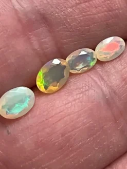 Tradera Opaler> Ædelsten