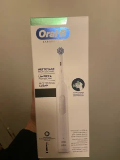 Tradera Oral-B laboratory clean 1 s ny oanvänd ny pris 649kr> Tandpleje