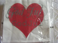 Tradera Påbörjad förpackning med 14 st servetter med julmotiv/hjärtan| Hobbymaterialer