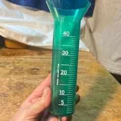 Tradera Reservglas i plast grönt t regnmätare ”Kronblom” oanvänt LÄS| Andet Til Haven