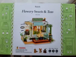 Tradera Rolife DIY Miniatyrhus - Flowery Sweets & Teas DG146| Øvrigt Hobby