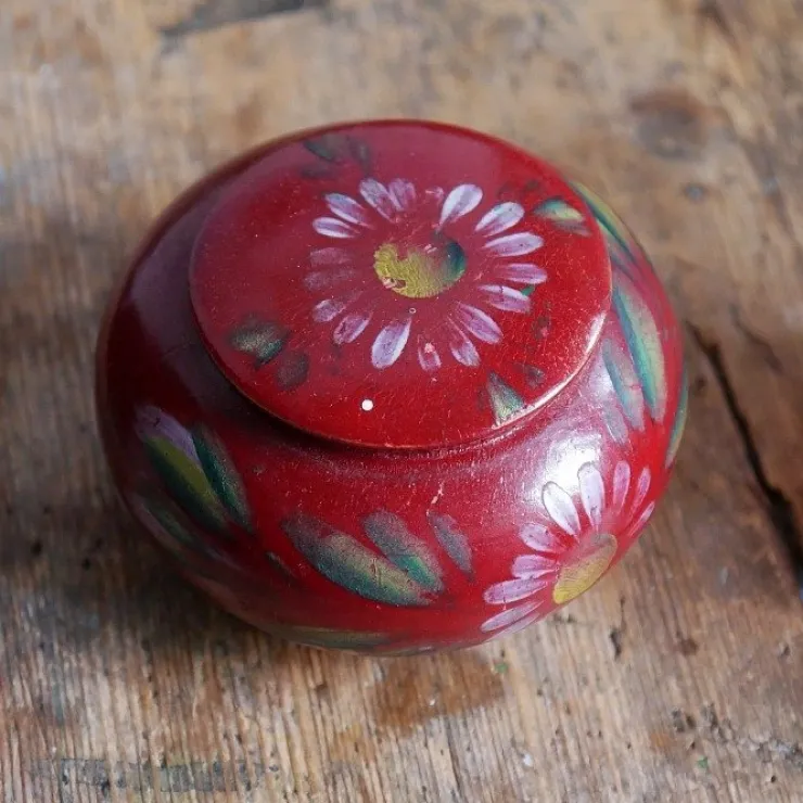 Tradera Rund svarvad träburk, inkl. pyttesmå pärlor| Andet Håndlavet