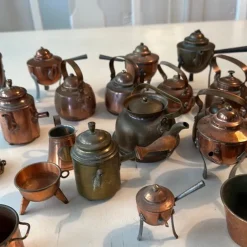 Best Samling Miniatyr Koppar Krukor och Kander Kobbergenstande