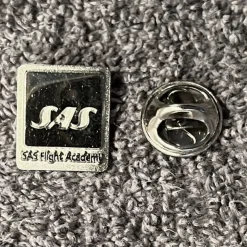 Tradera SAS Flight Academy • pin / nålmärke • MINT CONDITION> Fly