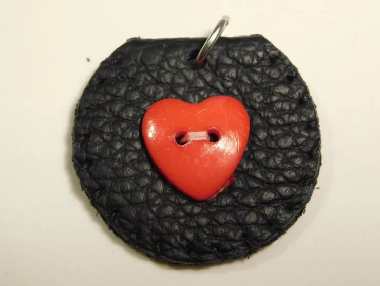 Tradera SciFy Fantasy hjärt Hänge av Skin Handarbete Nörd-Geek-Laiva nr 2| Smykker