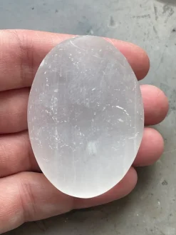 Tradera Selenit Ädelsten Samlarobjekt, Dekorativ Sten, Handsten, Palmstone ca 60 g> Ædelsten